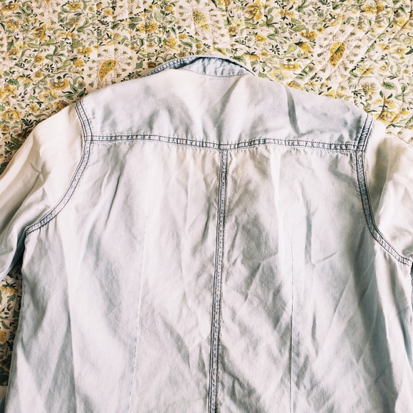 Sun faded light blue chambray button-down shirt - Picture 4 of 4